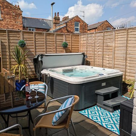 Seaside Escapes - With Relaxing Hot Tub! Villa Scarborough Exterior photo