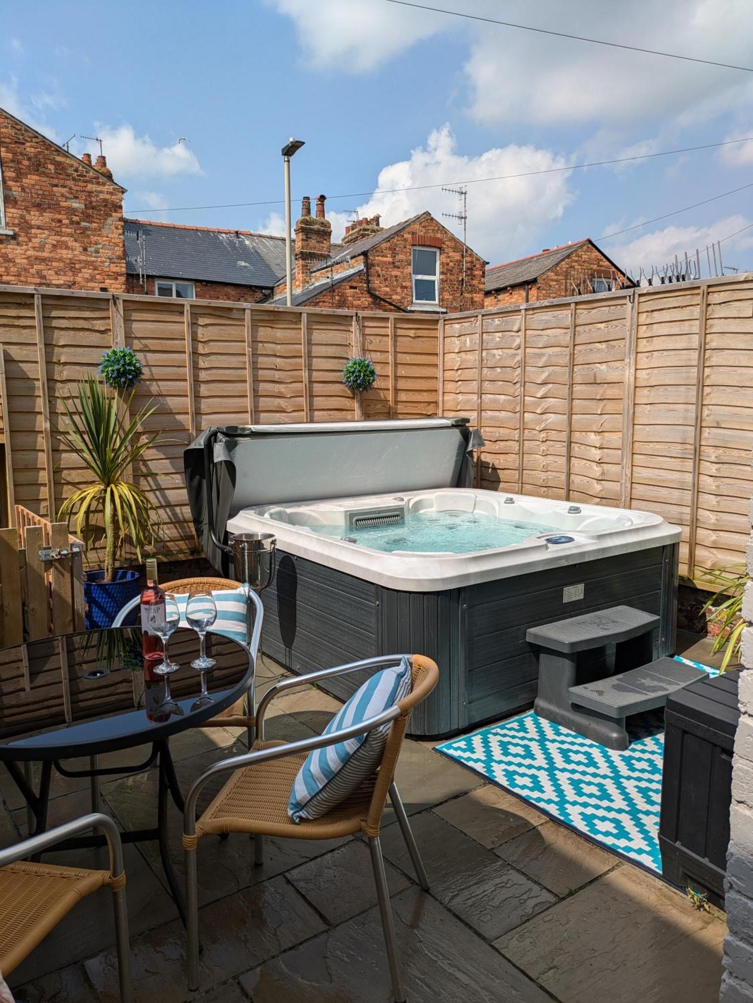 Seaside Escapes - With Relaxing Hot Tub! Villa Scarborough Exterior photo