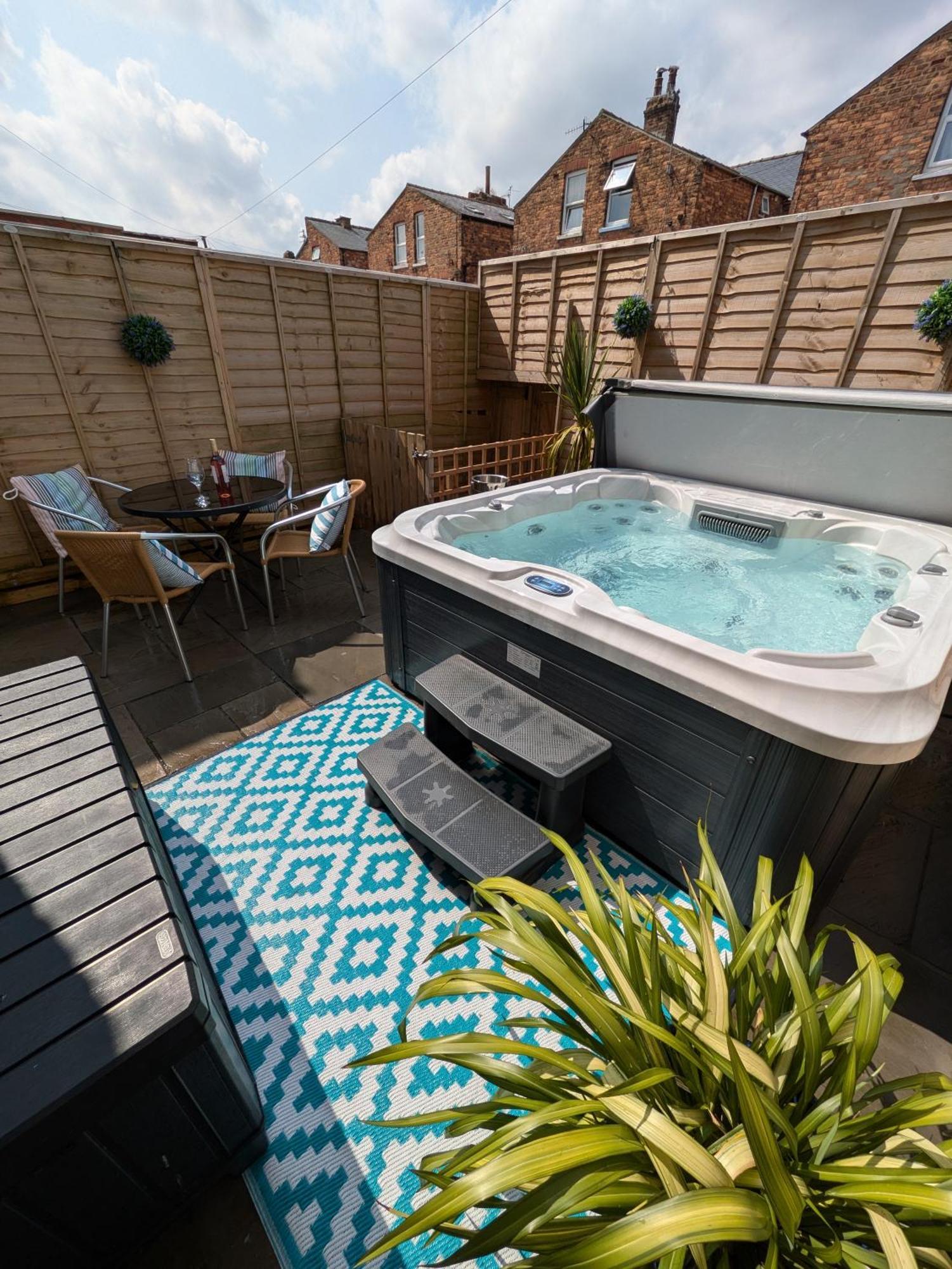 Seaside Escapes - With Relaxing Hot Tub! Villa Scarborough Exterior photo